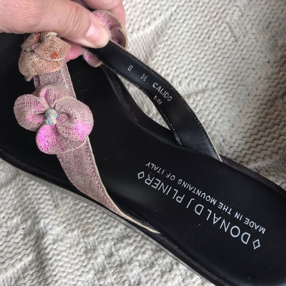 Donald J. Pliner heeled flip flops, size 8 - Picture 2 of 8